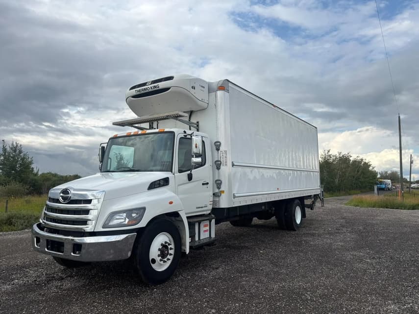 2020 Hino 338 - 1