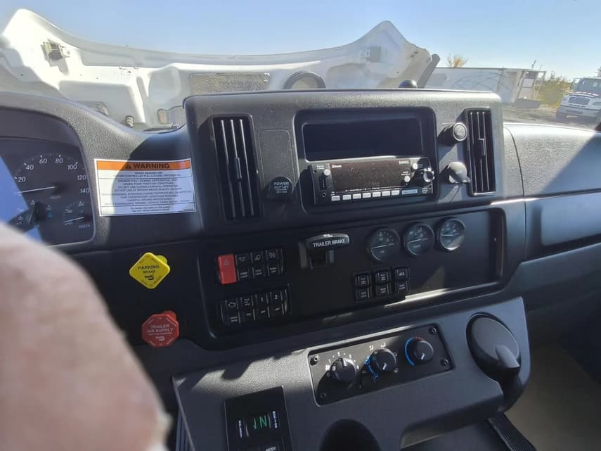 2025 Freightliner BUSINESS CLASS M2 106 - 22
