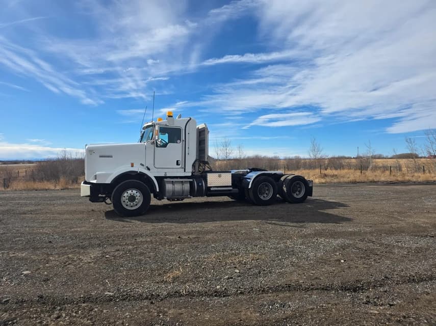 2016 Kenworth T800 - 23