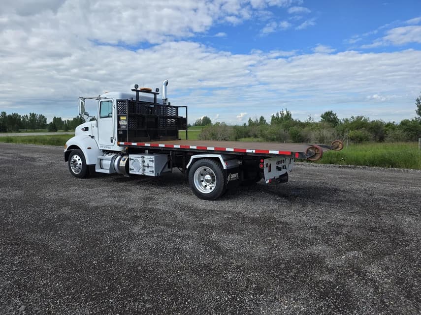 2021 Peterbilt 337 - 33