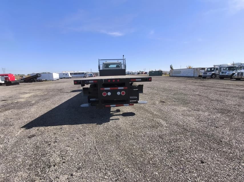 2025 Freightliner BUSINESS CLASS M2 106 - 2