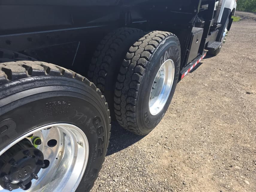 2013 Freightliner 108SD - 21