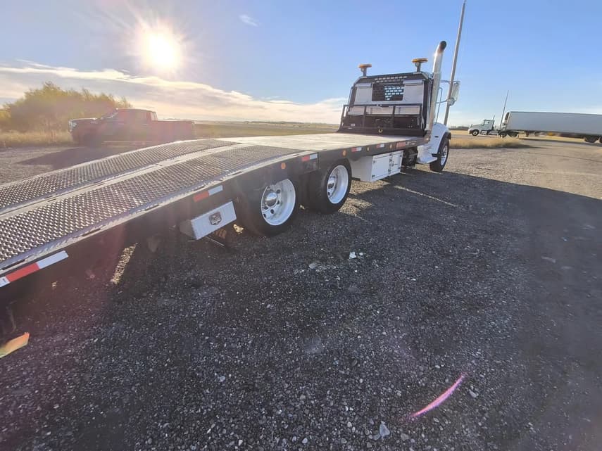 2021 Peterbilt 348 - 33