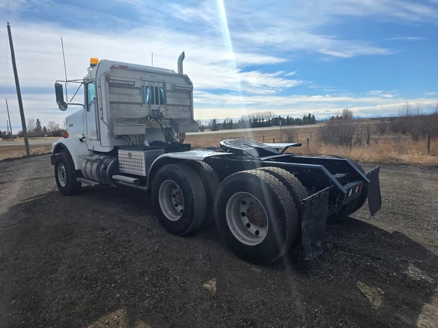 2016 Kenworth T800 - 30