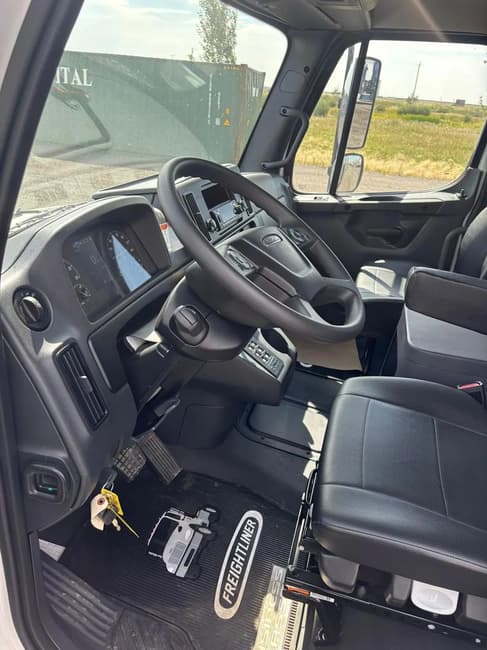 2025 Freightliner BUSINESS CLASS M2 106 PLUS - 15