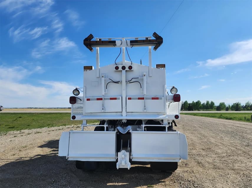 2006 Freightliner BUSINESS CLASS M2 106 - 6