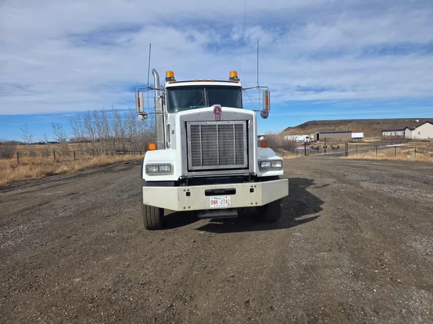 2016 Kenworth T800 - 27