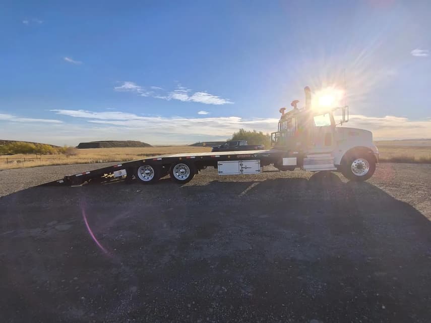 2021 Peterbilt 348 - 24