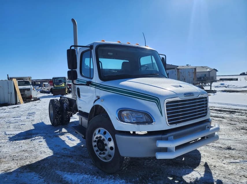2008 Freightliner BUSINESS CLASS M2 106 - 8