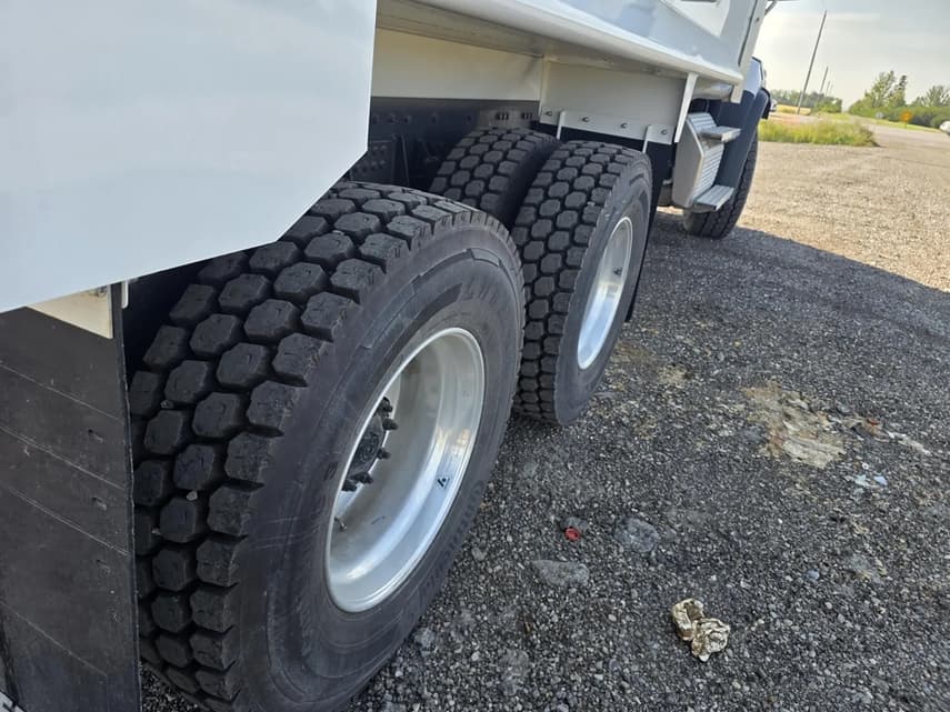 2025 Freightliner 114SD - 13