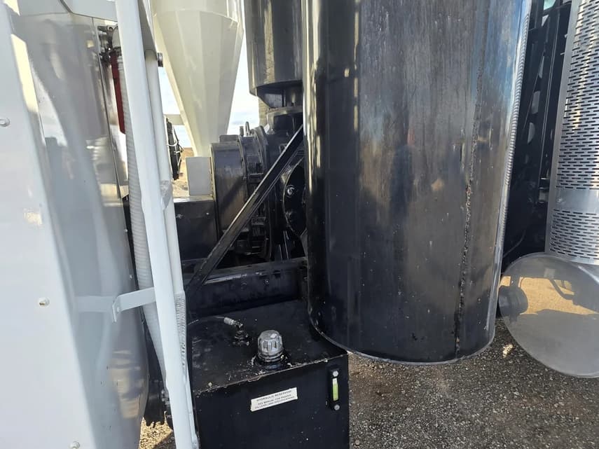 2009 Sterling L9500 - 12