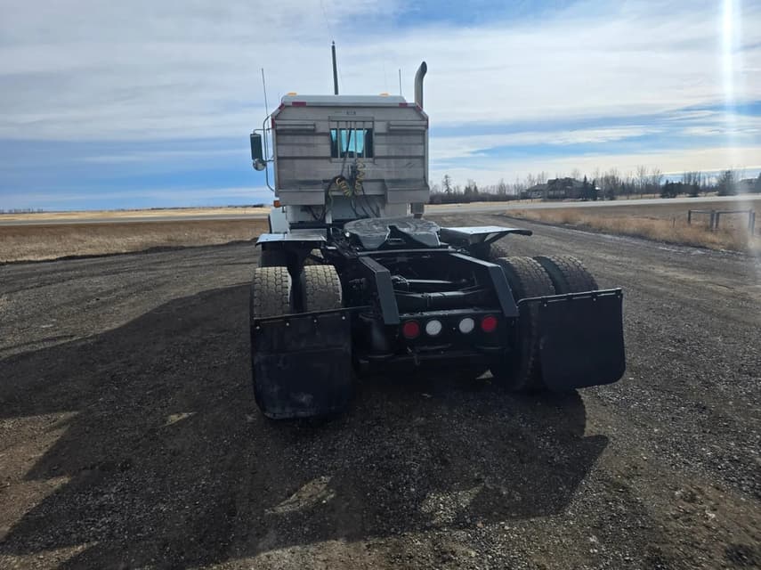 2016 Kenworth T800 - 22