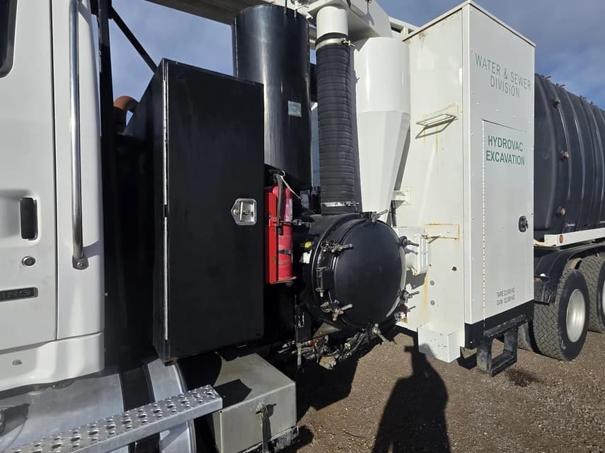 2009 Sterling L9500 - 14