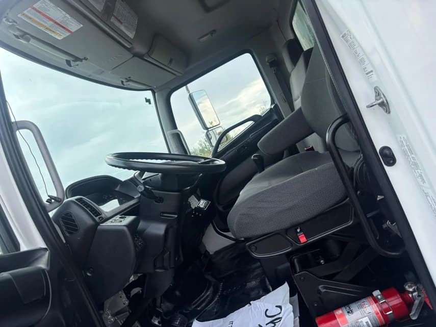 2020 Hino 338 - 19