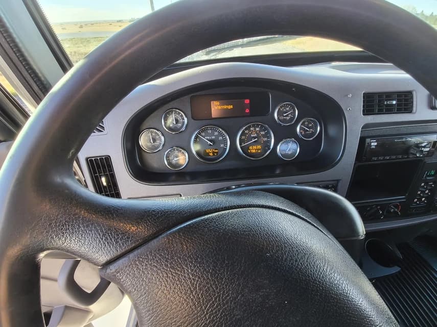 2021 Peterbilt 348 - 5
