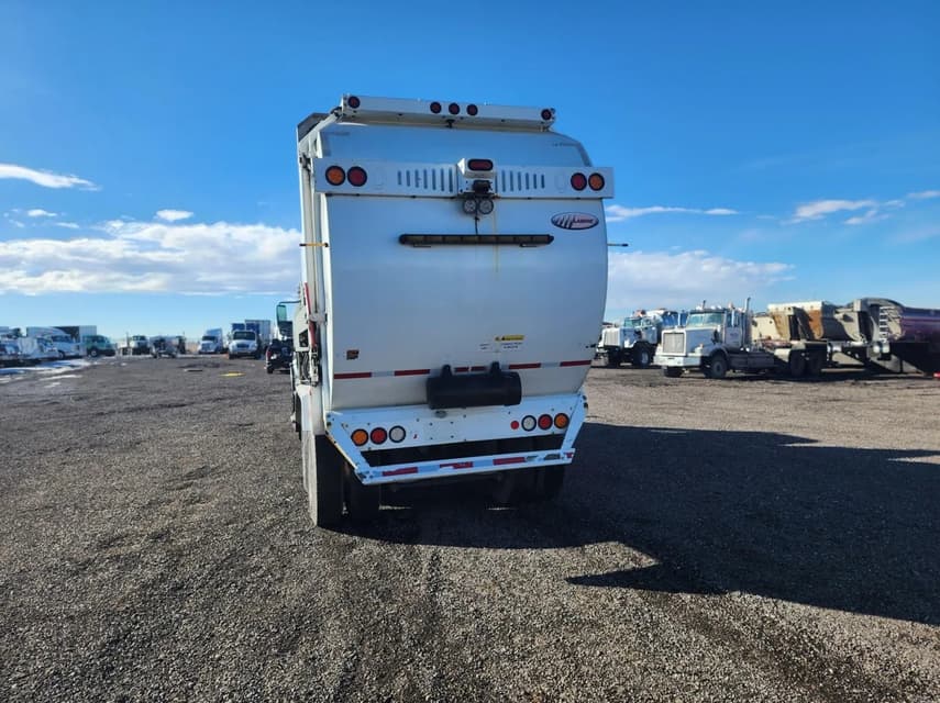 2016 Freightliner M2 106 - 9