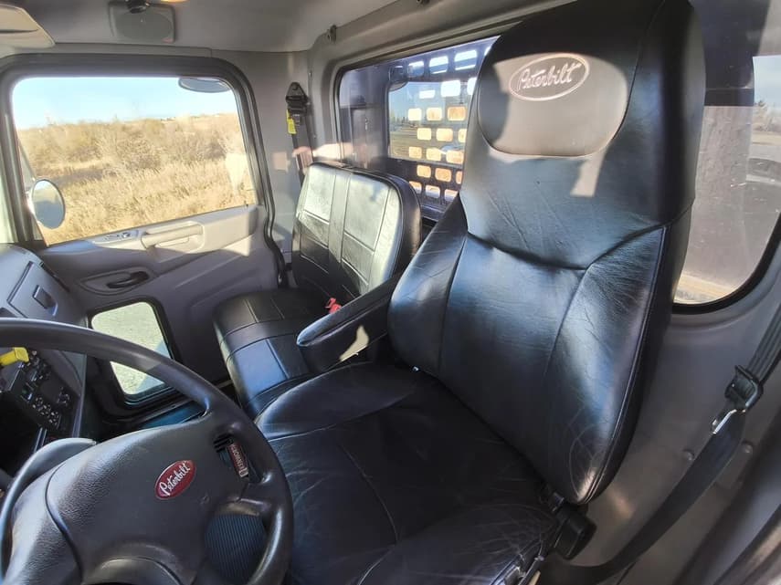 2021 Peterbilt 348 - 4