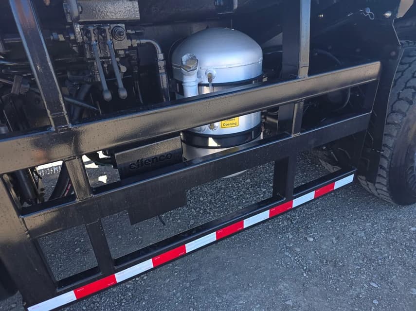 2013 Freightliner 108SD - 24