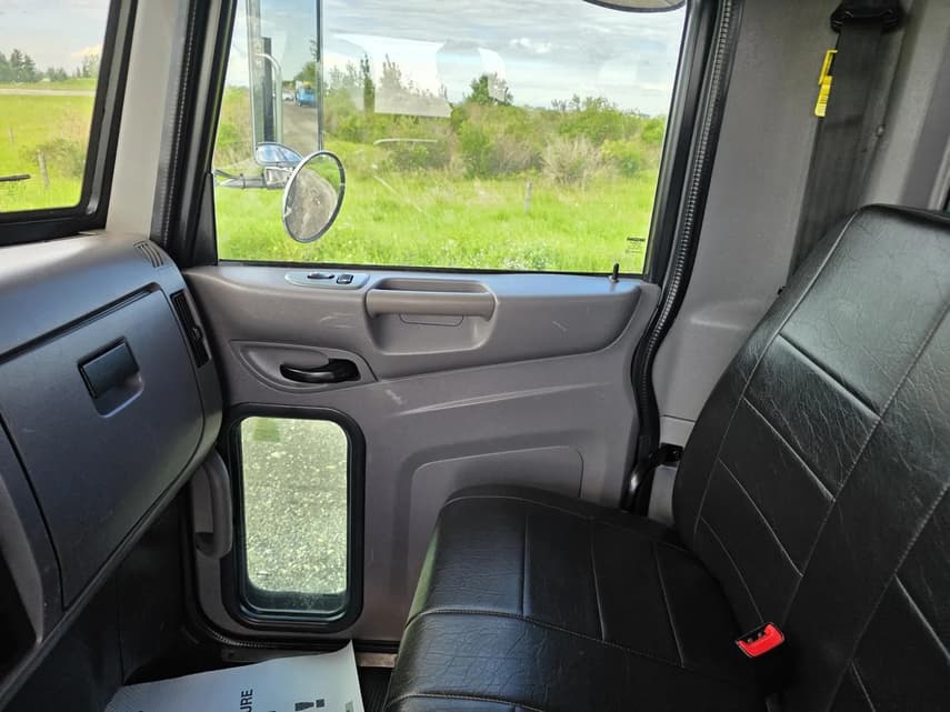 2021 Peterbilt 337 - 58