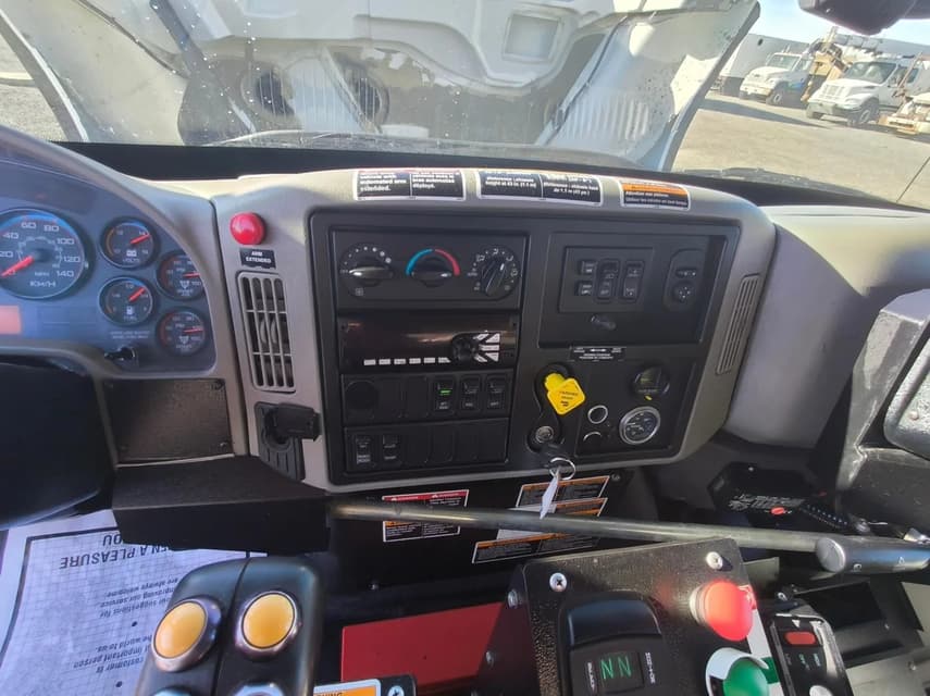 2018 International WORKSTAR 7400 - 33
