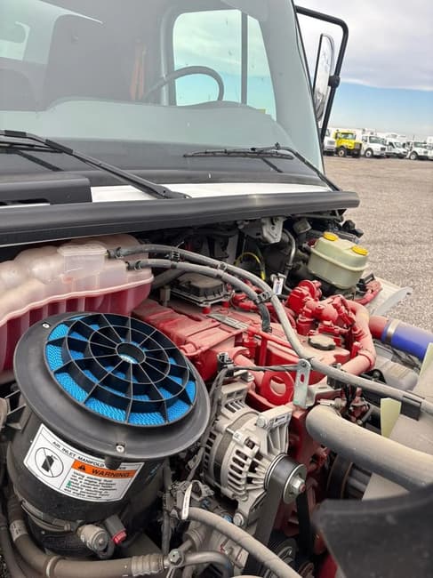 2025 Freightliner BUSINESS CLASS M2 106 - 19