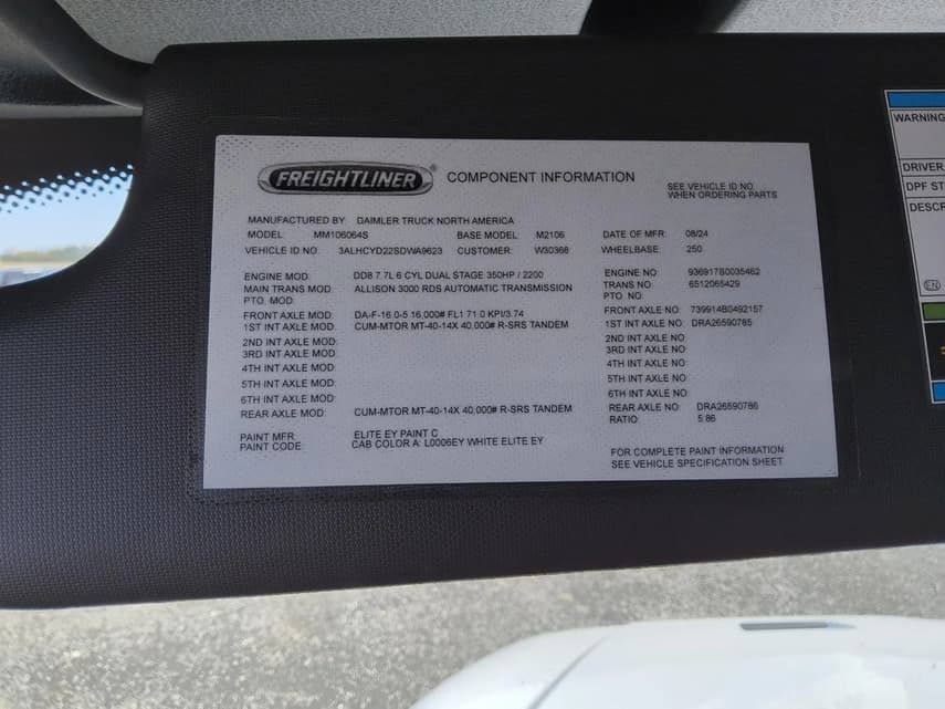 2025 Freightliner BUSINESS CLASS M2 106 - 28