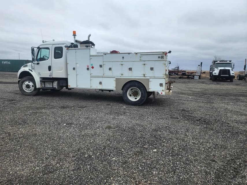 2007 Freightliner M2106 - 14