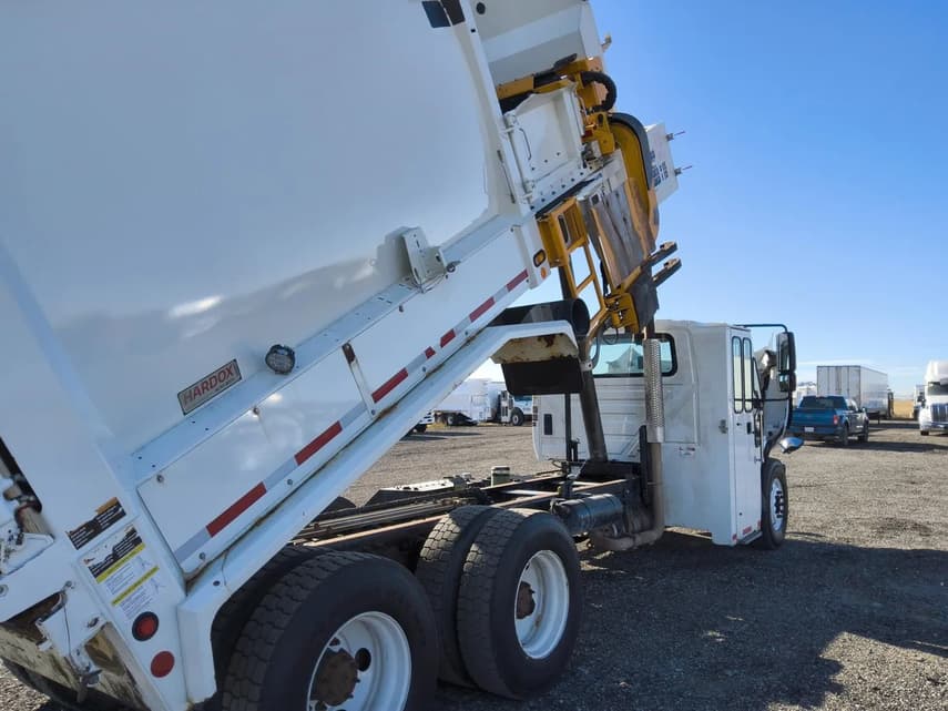 2018 International WORKSTAR 7400 - 5