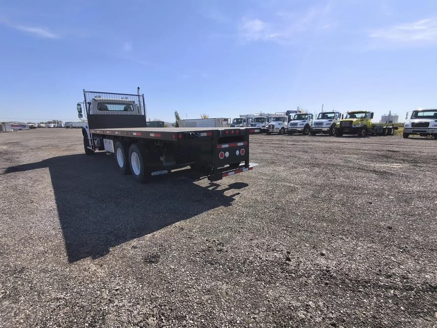 2025 Freightliner BUSINESS CLASS M2 106 - 36