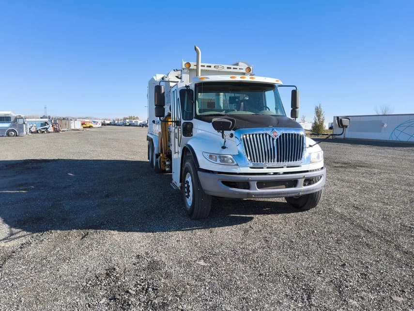 2018 International WORKSTAR 7400 - 36