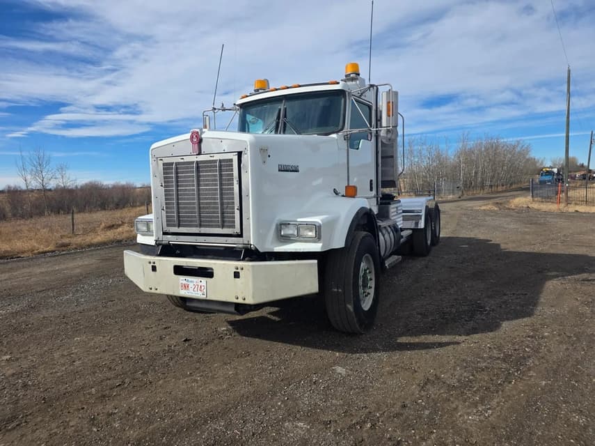 2016 Kenworth T800 - 24