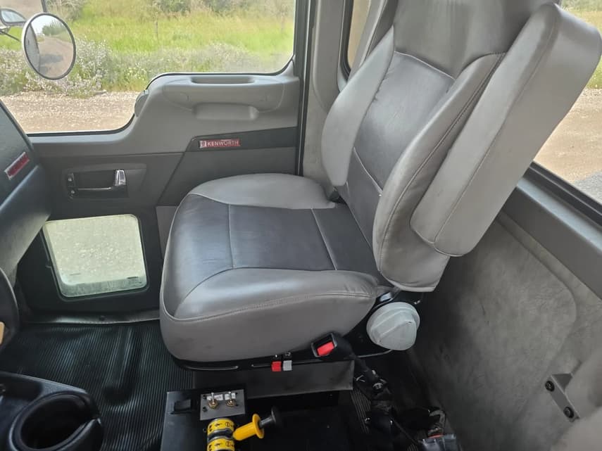 2008 Kenworth T370 - 26