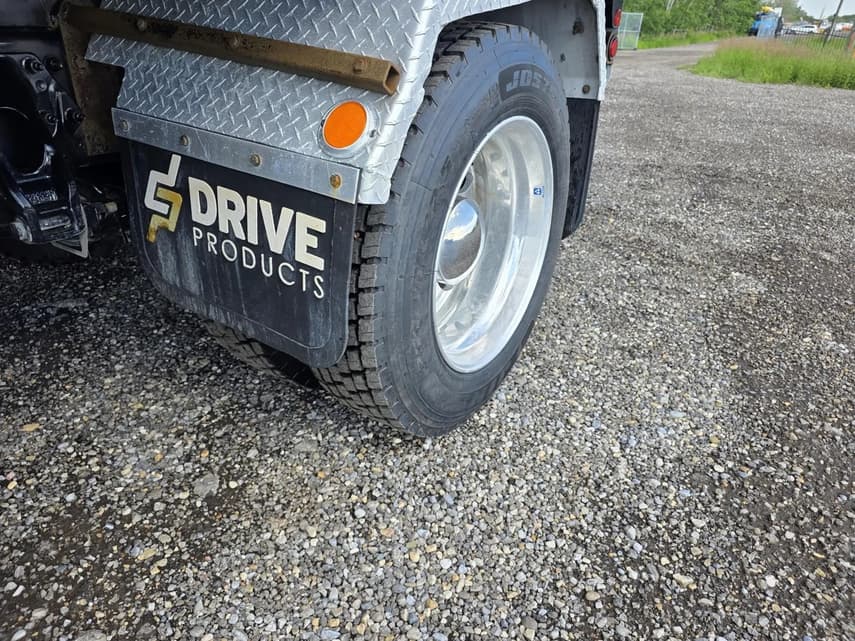 2021 Peterbilt 337 - 42