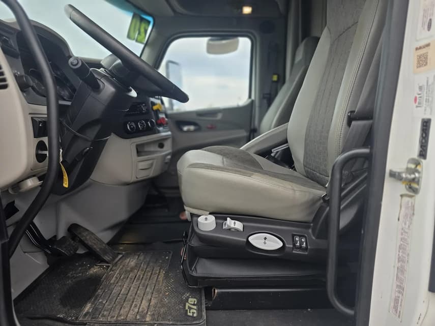 2020 Peterbilt 579 - 12