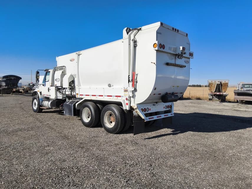 2018 International WORKSTAR 7400 - 30
