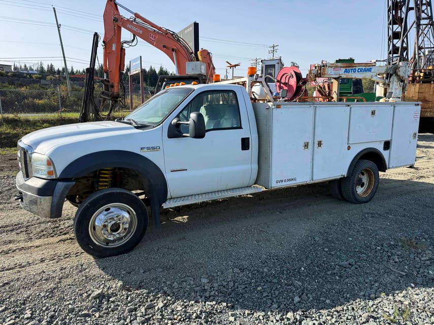 2007 Ford F-550 Super Duty XL - 1