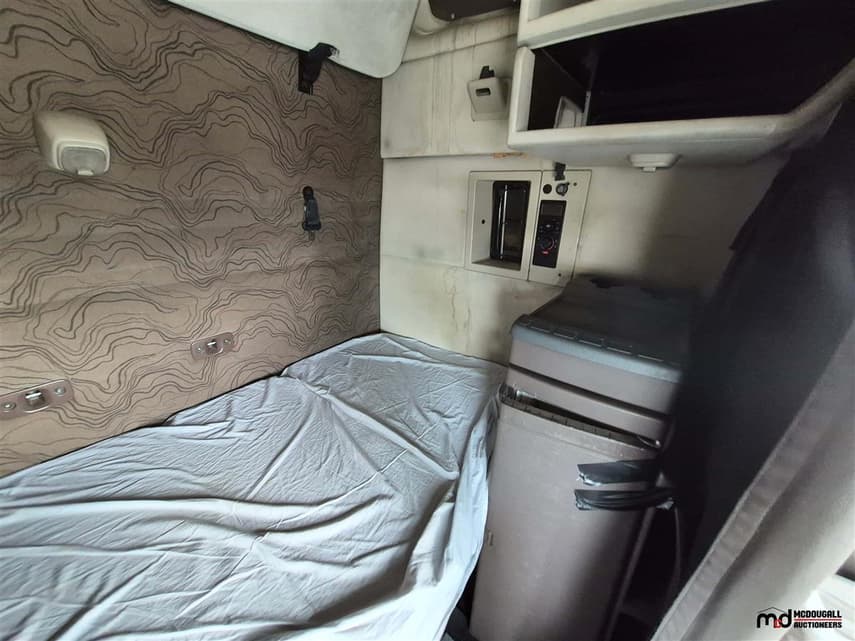 2014 Volvo VNL - 2