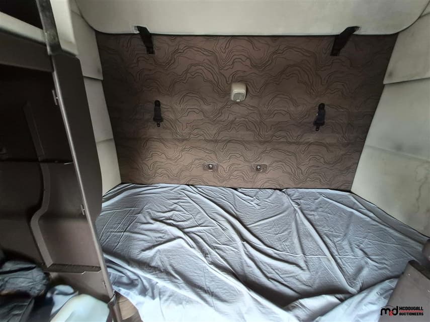 2014 Volvo VNL - 3