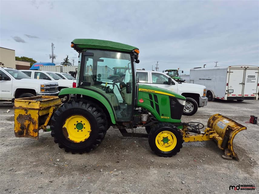 2015 John Deere 3033R - 10