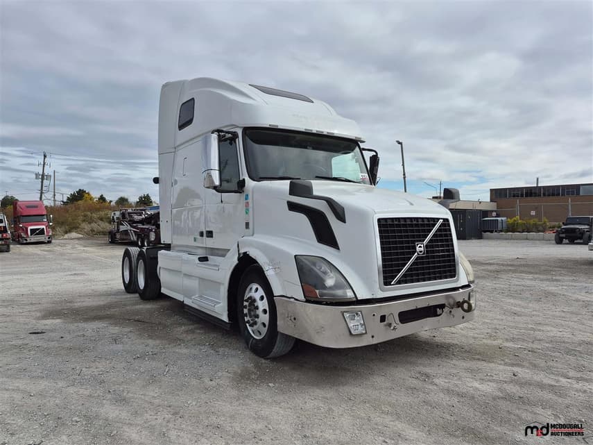 2014 Volvo VNL - 19