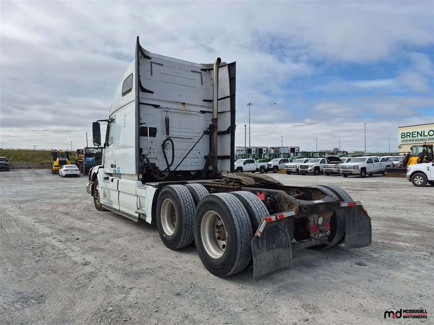 2017 Volvo VNL - 3