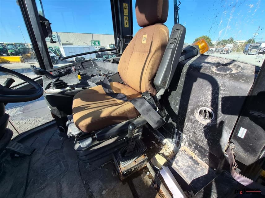 2015 JCB 417 T4 - 13