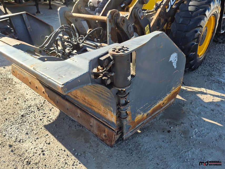 2014 JCB 417 T4 - 6