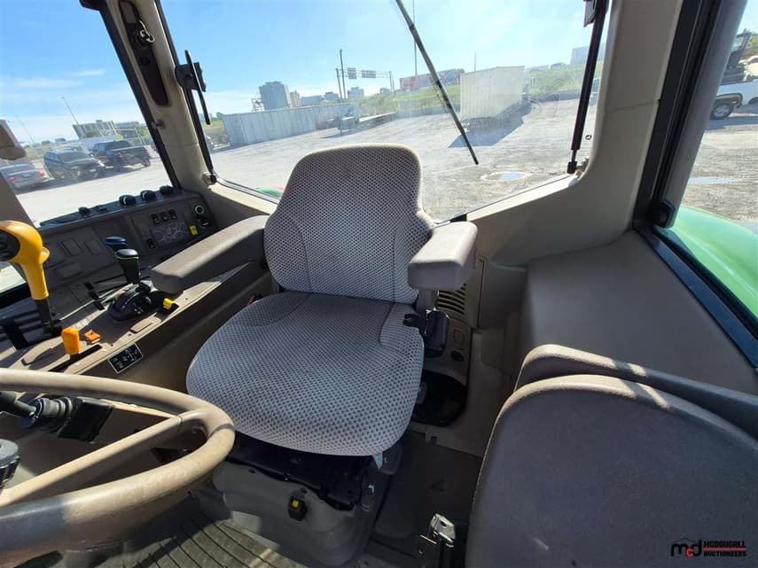 2019 John Deere 6110M - 12
