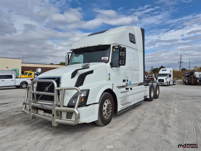 2017 Volvo VNL - 21