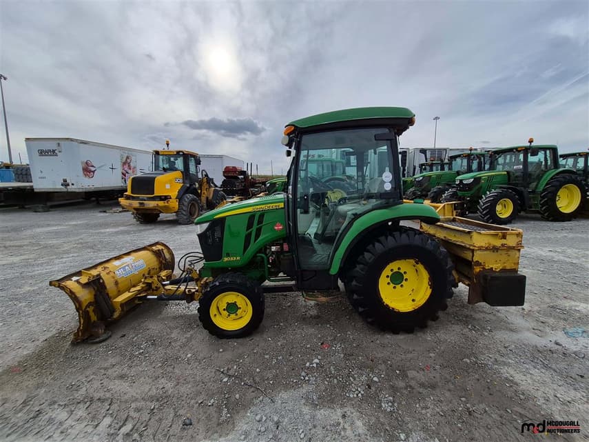 2015 John Deere 3033R - 6