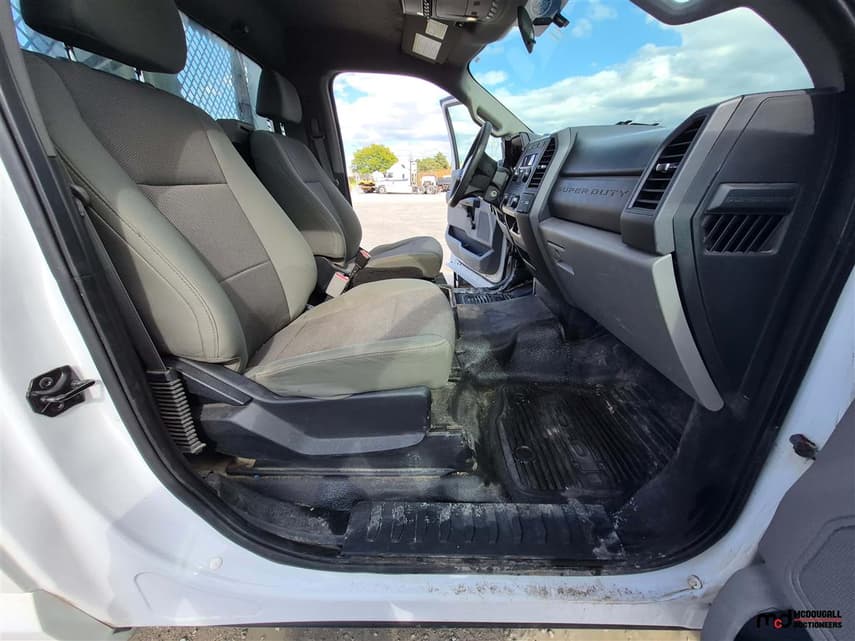 2017 Ford F-550 Super Duty - 12