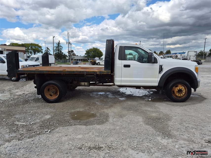 2017 Ford F-550 Super Duty - 9