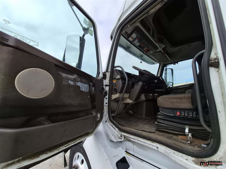 2014 Volvo VNL - 7