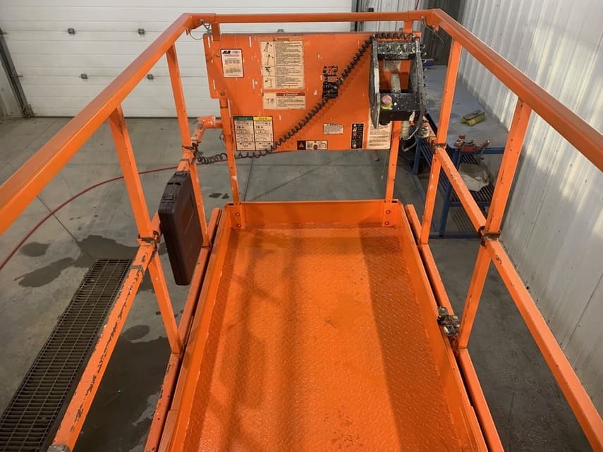 2020 JLG 3246ES - 9